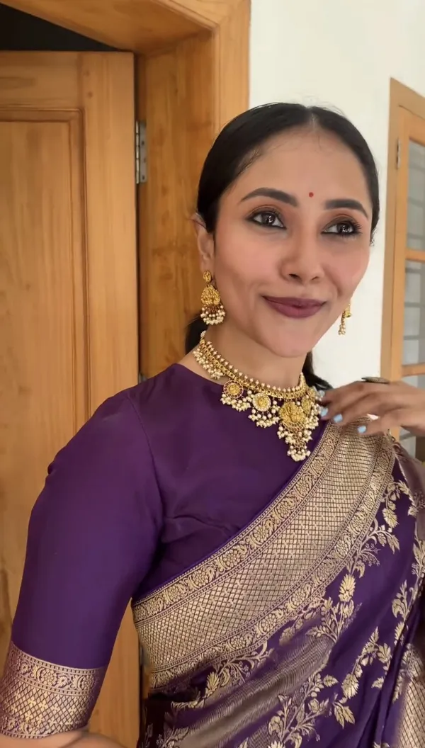 Effervescent_Wine_Soft_Banarasi_Silk_Saree_With_Elision_Blouse_Piece