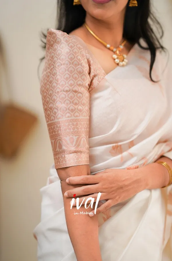 Soft_Lichi_Silk_Saree_with_Unstiched_Blouse_Piece