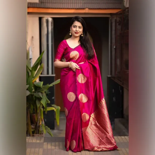Soft_Lichi_Silk_Saree_with_Unstiched_Blouse_Piece