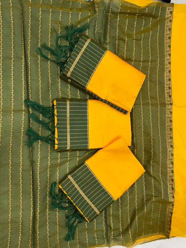 Soft_Lichi_Silk_Saree_with_Unstiched_Blouse_Piece