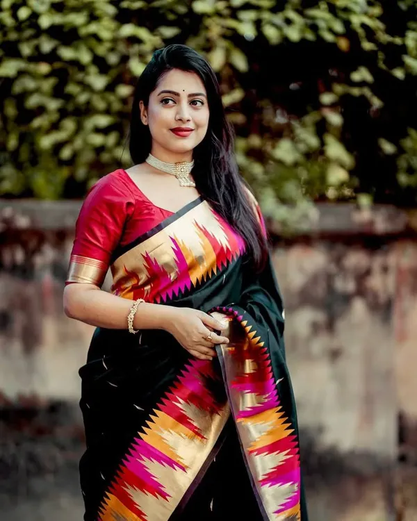 Banarasi_Semi-Silk_Saree_with_Unstiched_Blouse_Piece