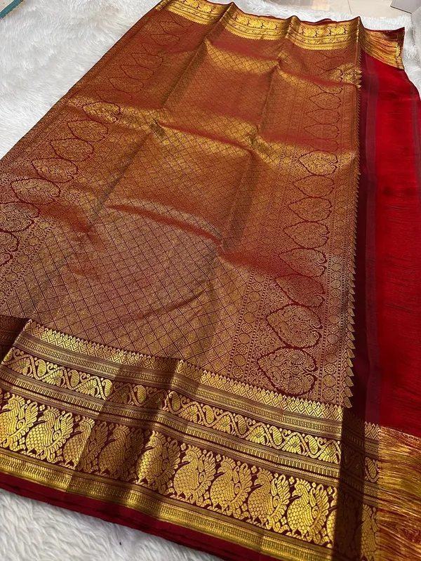 Soft_Banarasi_Lichi_Silk_Saree_with_Unstiched_Blouse_Piece
