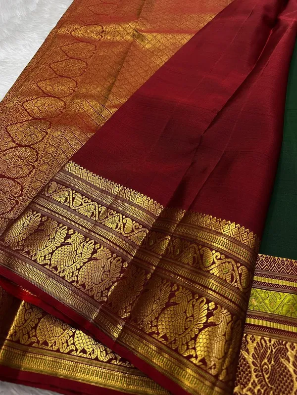 Soft_Banarasi_Lichi_Silk_Saree_with_Unstiched_Blouse_Piece