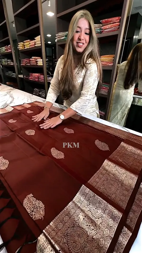 Tremendous_Maroon_Soft_Banarasi_Silk_Saree_With_Supernal_Blouse_Piece