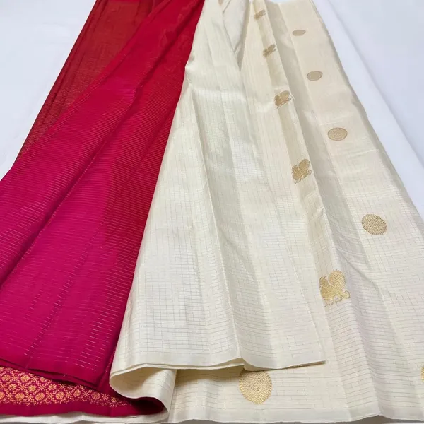 Soft_Banarasi_Lichi_Silk_Saree_with_Unstiched_Blouse_Piece