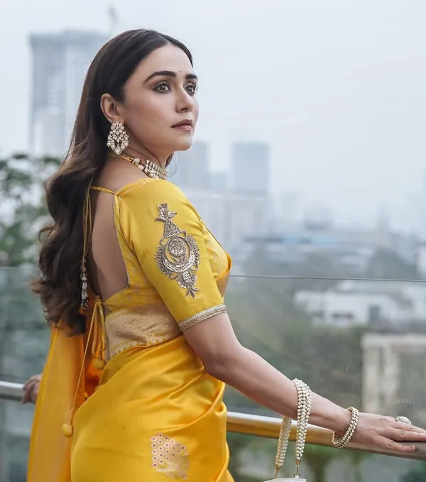 Soft_Banarasi_Lichi_Silk_Saree_with_Unstiched_Blouse_Piece