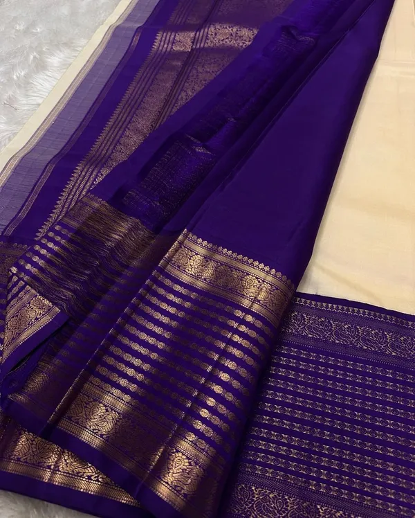 Soft_Banarasi_Lichi_Silk_Saree_with_Unstiched_Blouse_Piece