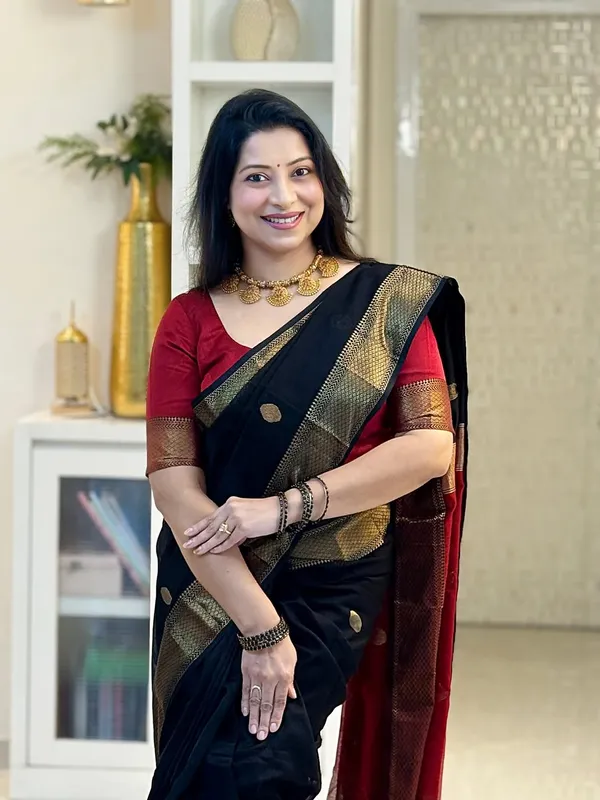 Rajvanshi_Soft_Banarasi_Lichi_Silk_Saree_with_Unstiched_Blouse_Piece