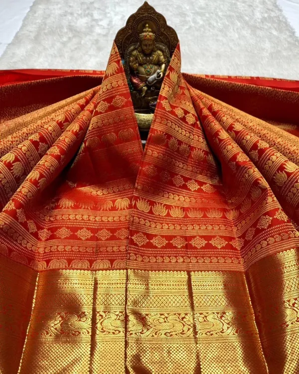 Soft_Banarasi_Lichi_Silk_Saree_with_Unstiched_Blouse_Piece