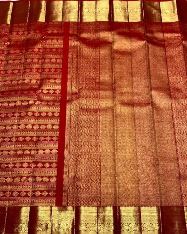 Soft_Banarasi_Lichi_Silk_Saree_with_Unstiched_Blouse_Piece