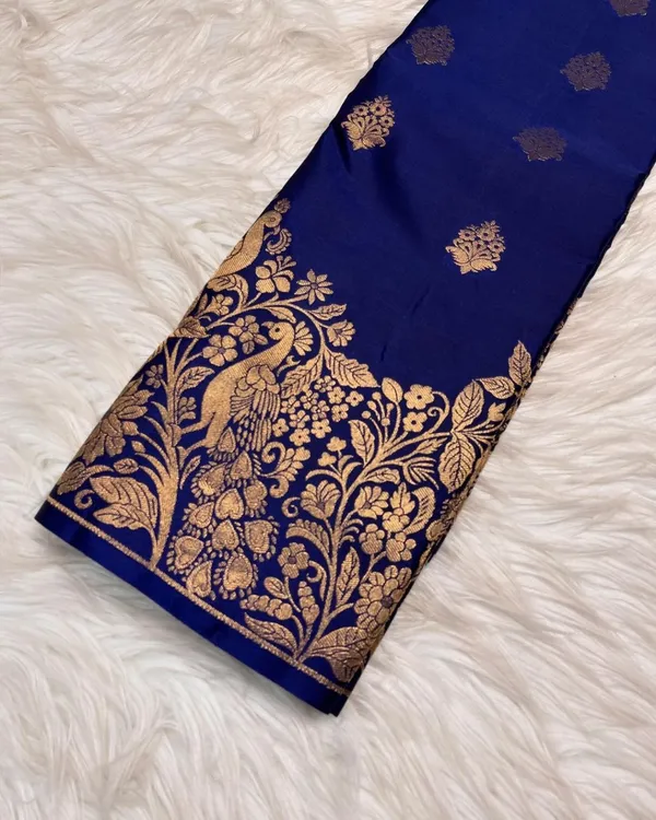 Soft_Banarasi_Lichi_Silk_Saree_with_Unstiched_Blouse_Piece
