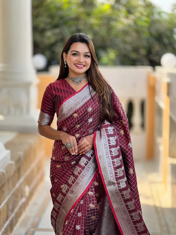 Banarasi_Semi-Silk_Saree_with_Unstiched_Blouse_Piece