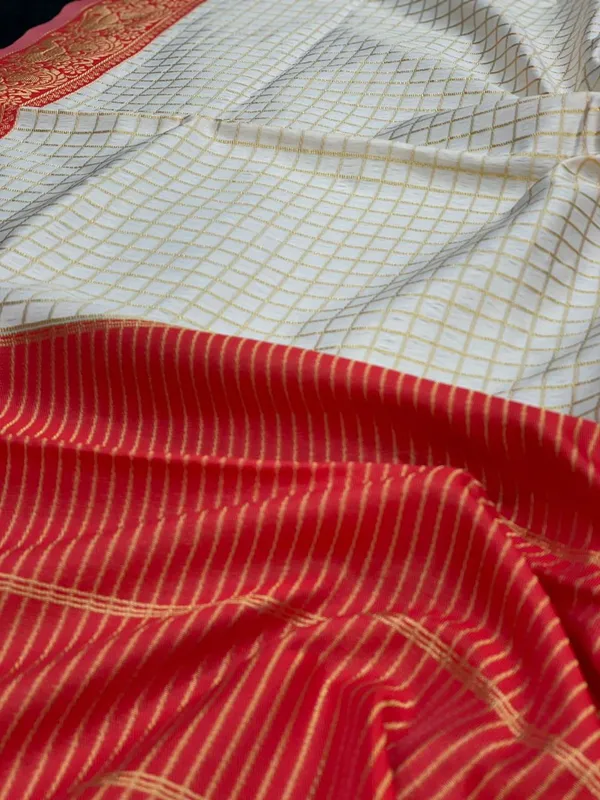 Moiety_Off_White_Soft_Banarasi_Silk_Saree_With_Panoply_Blouse_Piece