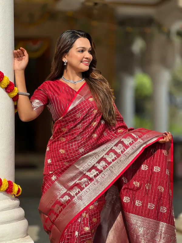 Banarasi_Semi-Silk_Saree_with_Unstiched_Blouse_Piece