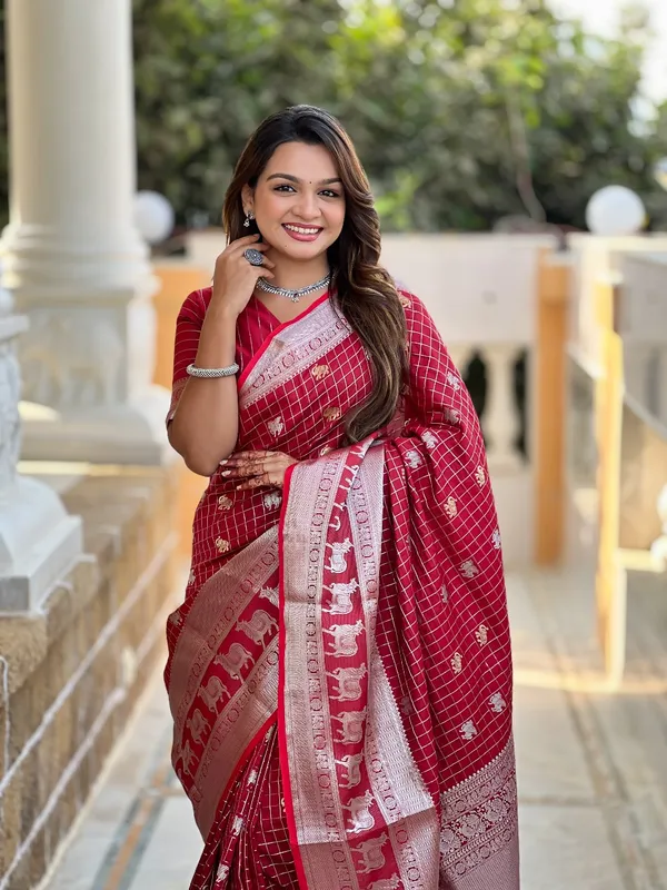 Banarasi_Semi-Silk_Saree_with_Unstiched_Blouse_Piece