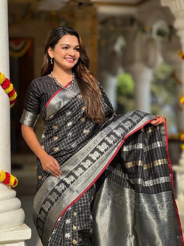 Banarasi_Semi-Silk_Saree_with_Unstiched_Blouse_Piece