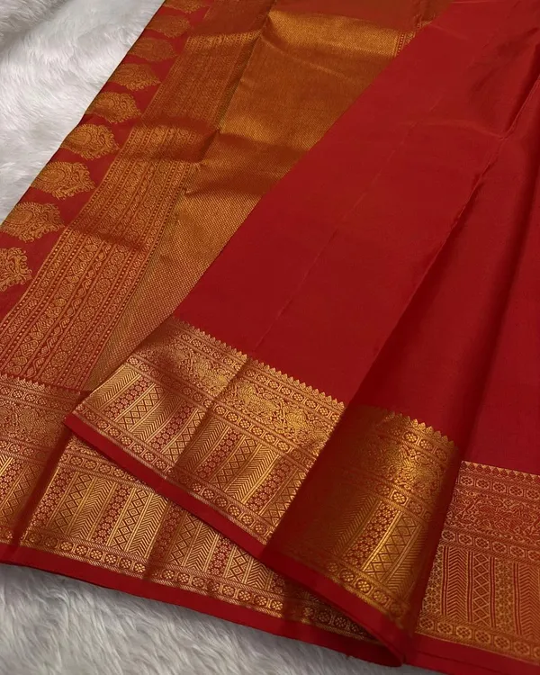 Soft_Banarasi_Lichi_Silk_Saree_with_Unstiched_Blouse_Piece