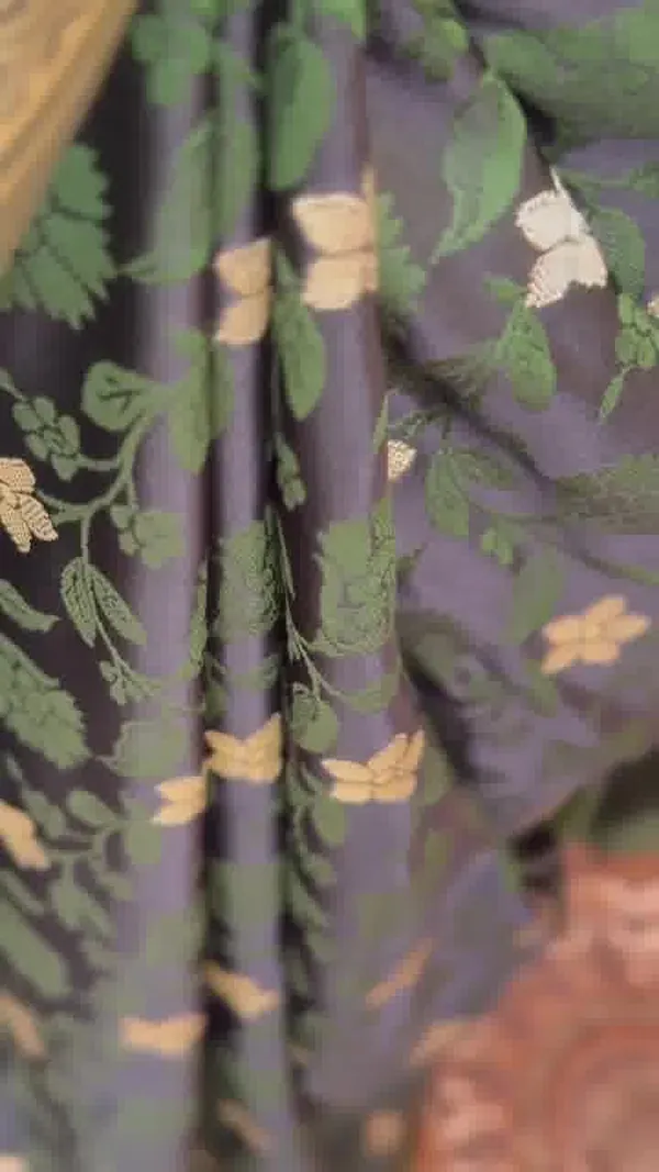 Adorning_Dark_Green_Soft_Banarasi_Silk_Saree_With_Hypnotic_Blouse_Piece