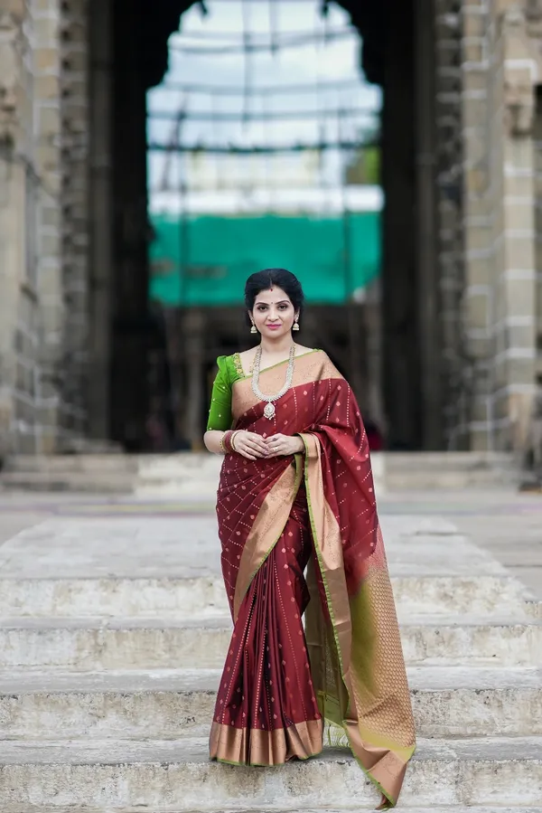 Banarasi_Semi-Silk_Saree_with_Unstiched_Blouse_Piece