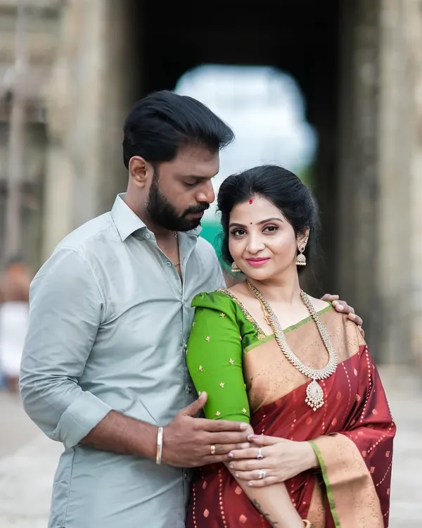 Banarasi_Semi-Silk_Saree_with_Unstiched_Blouse_Piece