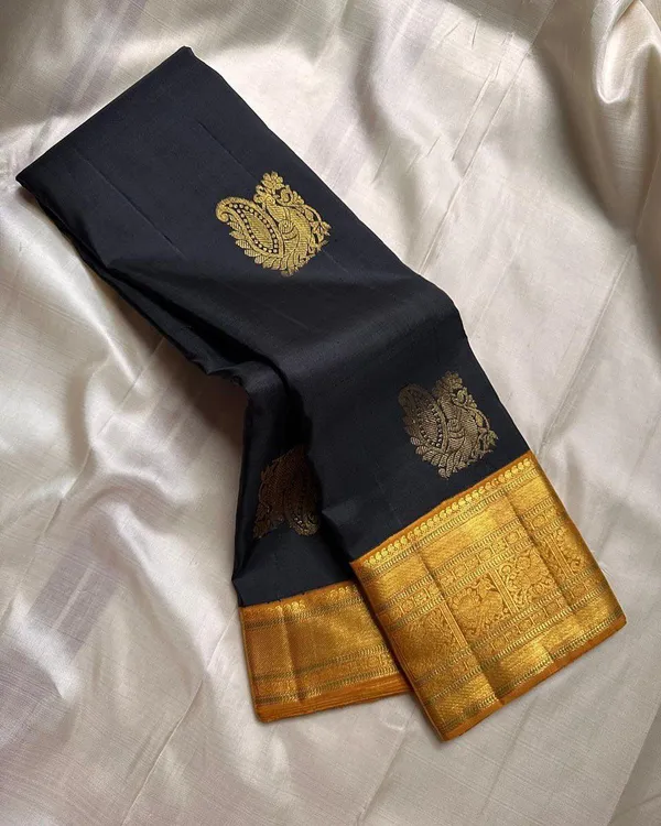 Banarasi_Semi-Silk_Saree_with_Unstiched_Blouse_Piece