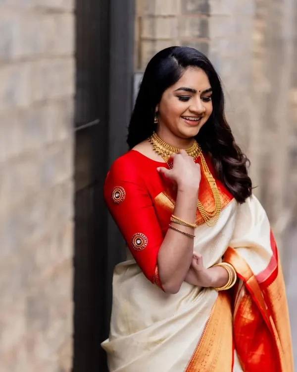 Soft_Banarasi_Lichi_Silk_Saree_with_Unstiched_Blouse_Piece
