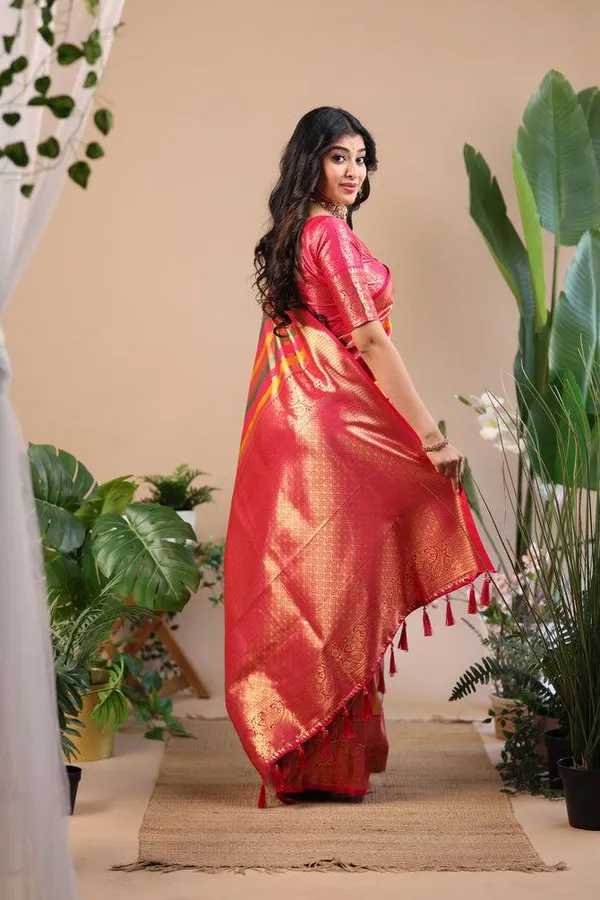 Soft_Banarasi_Lichi_Silk_Saree_with_Unstiched_Blouse_Piece