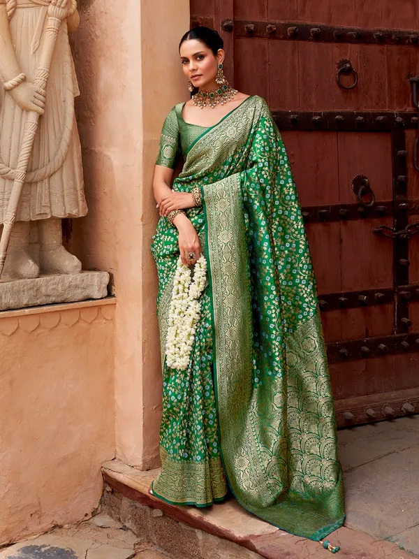 Banarasi_Semi-Silk_Saree_with_Unstiched_Blouse_Piece