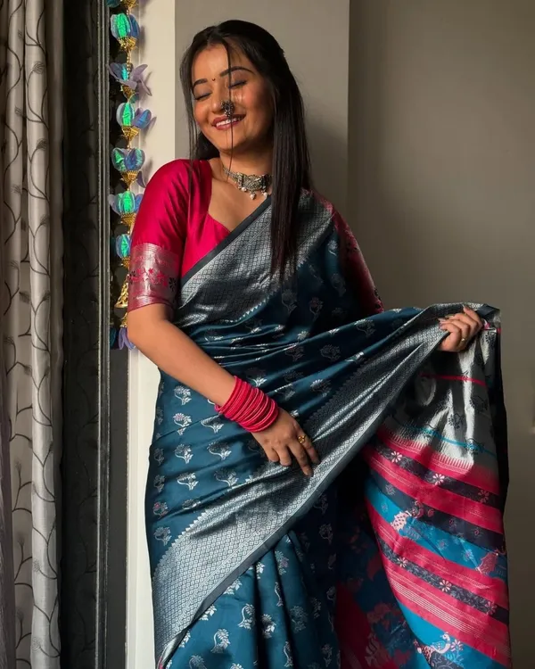 Banarasi_Semi-Silk_Saree_with_Unstiched_Blouse_Piece
