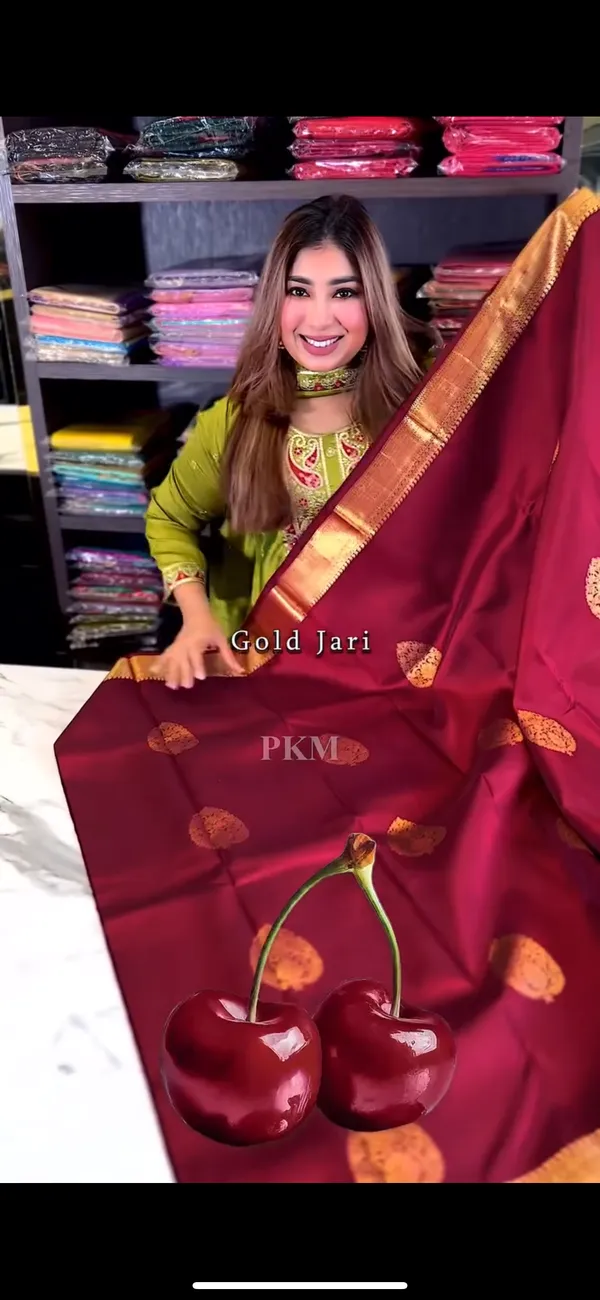 Tremendous_Maroon_Soft_Banarasi_Silk_Saree_With_Supernal_Blouse_Piece
