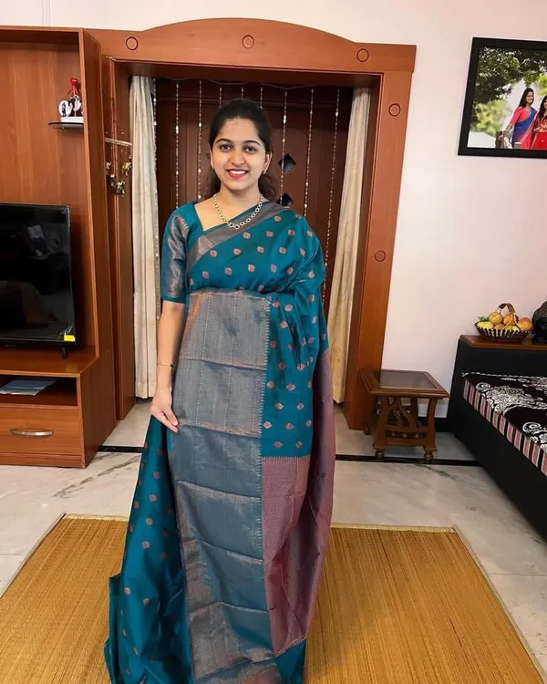 Banarasi_Semi-Silk_Saree_with_Unstiched_Blouse_Piece