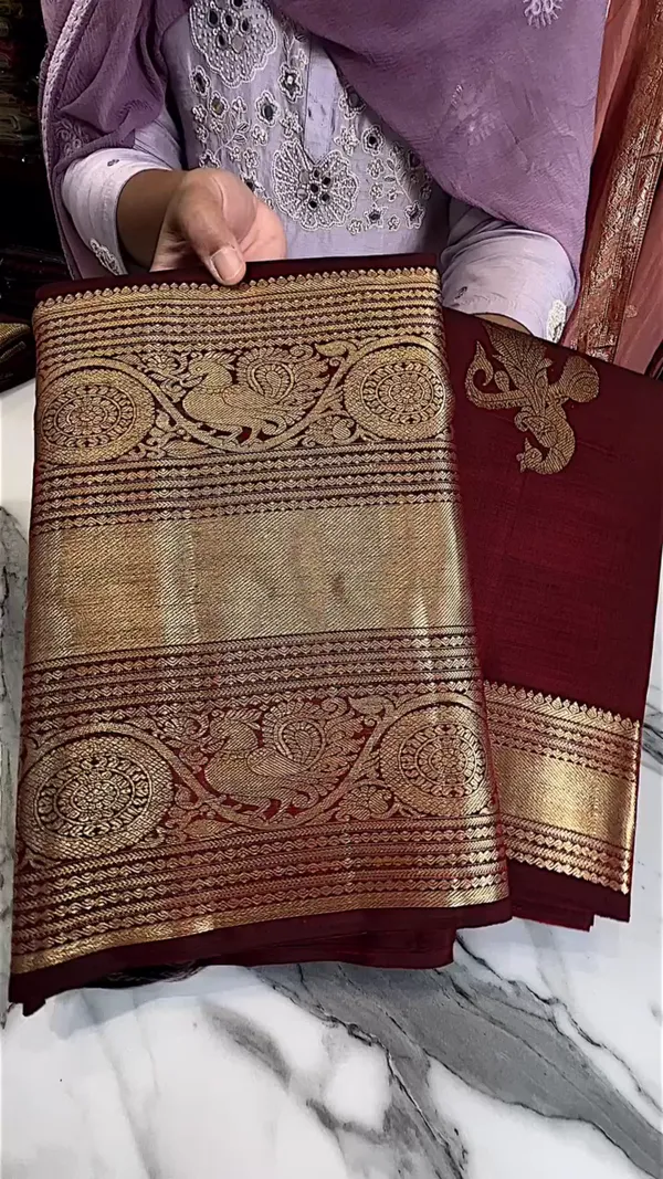 Tremendous_Maroon_Soft_Banarasi_Silk_Saree_With_Supernal_Blouse_Piece