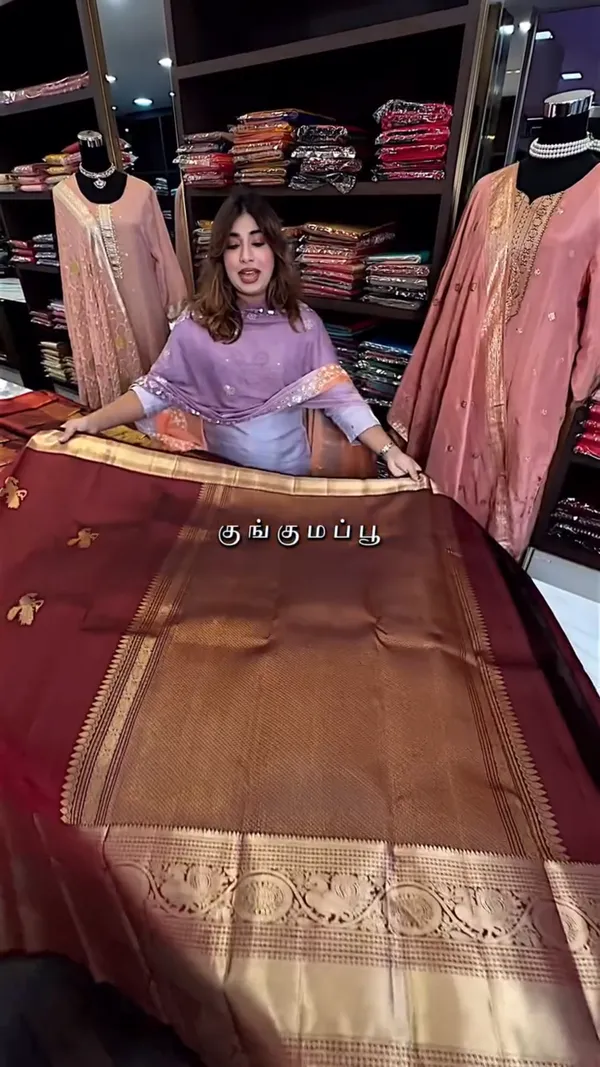 Tremendous_Maroon_Soft_Banarasi_Silk_Saree_With_Supernal_Blouse_Piece
