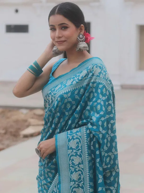 Banarasi_Semi-Silk_Saree_with_Unstiched_Blouse_Piece
