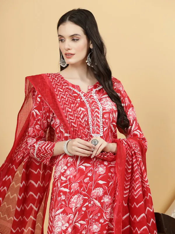 Elegant_Ethnic_Wear_Kurti,_Pant_&_Dupatta_Combo