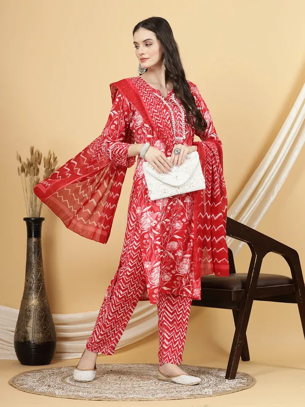 Elegant_Ethnic_Wear_Kurti,_Pant_&_Dupatta_Combo