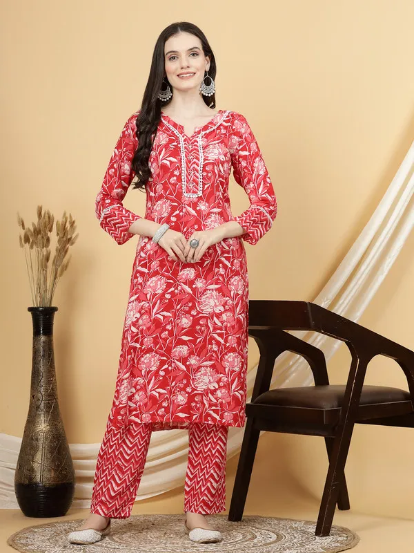 Elegant_Ethnic_Wear_Kurti,_Pant_&_Dupatta_Combo