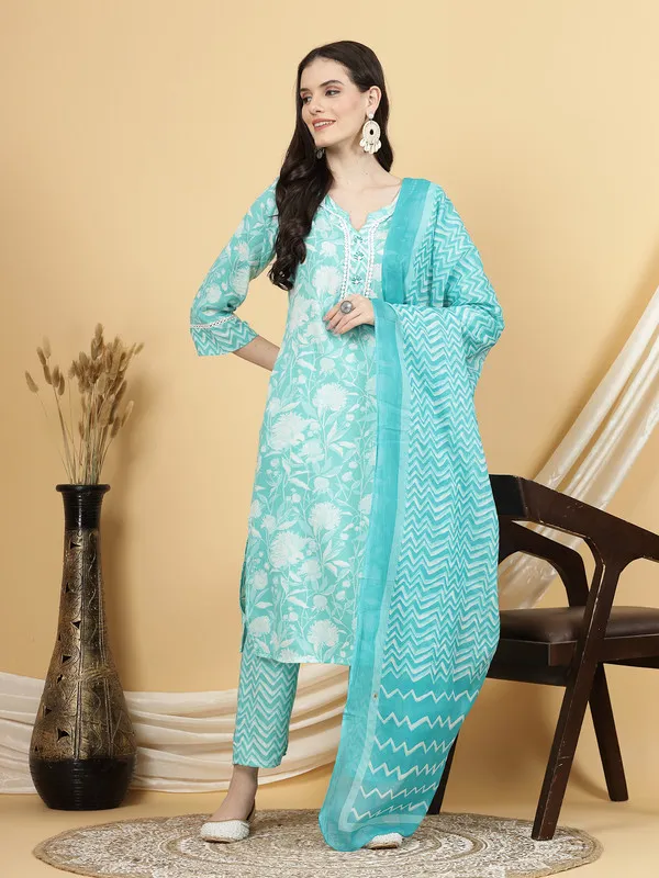 Elegant_Kurti,_Pant_&_Dupatta_with_Rich_Embroidery