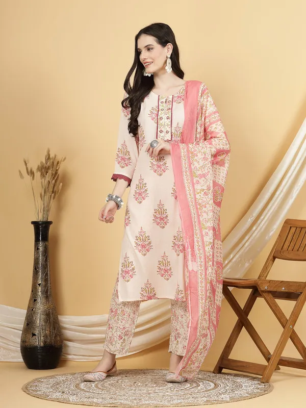 Embroidered_Kurti,_Pant_&_Dupatta_Set_for_Special_Occasions