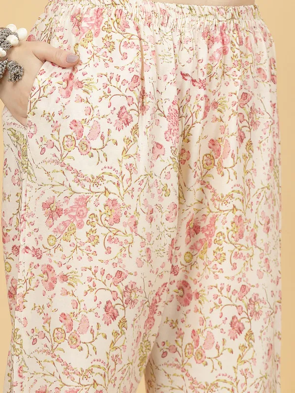 Embroidered_Kurti,_Pant_&_Dupatta_Set_for_Special_Occasions