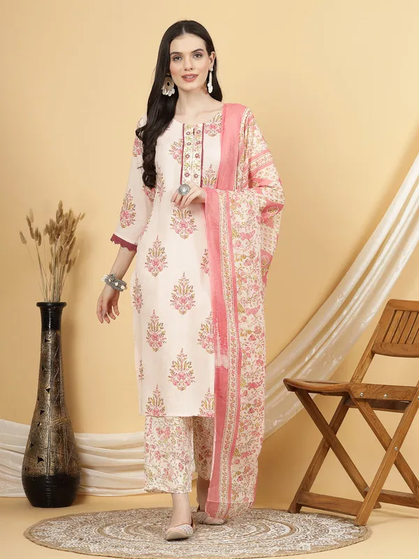 Embroidered_Kurti,_Pant_&_Dupatta_Set_for_Special_Occasions