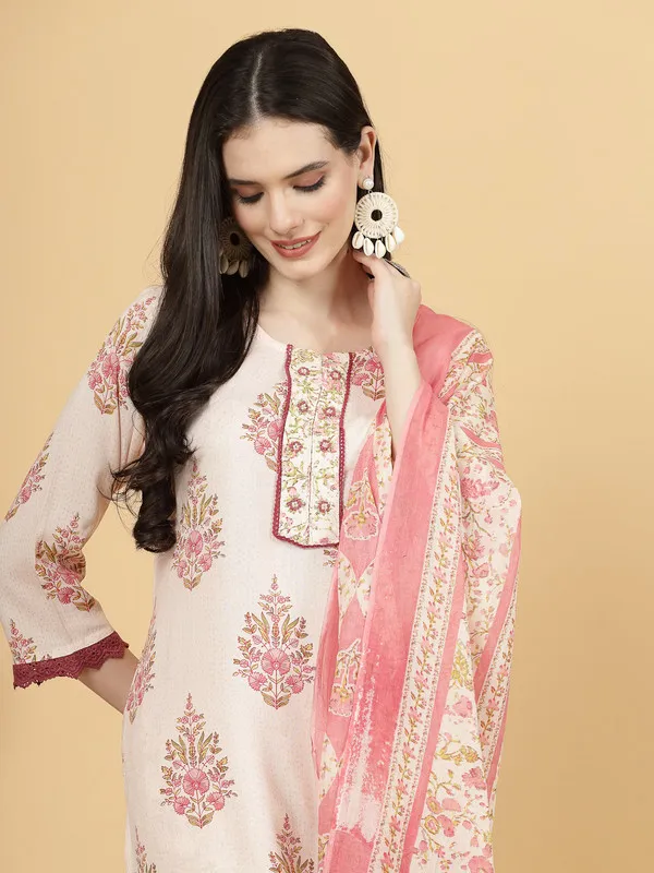 Embroidered_Kurti,_Pant_&_Dupatta_Set_for_Special_Occasions