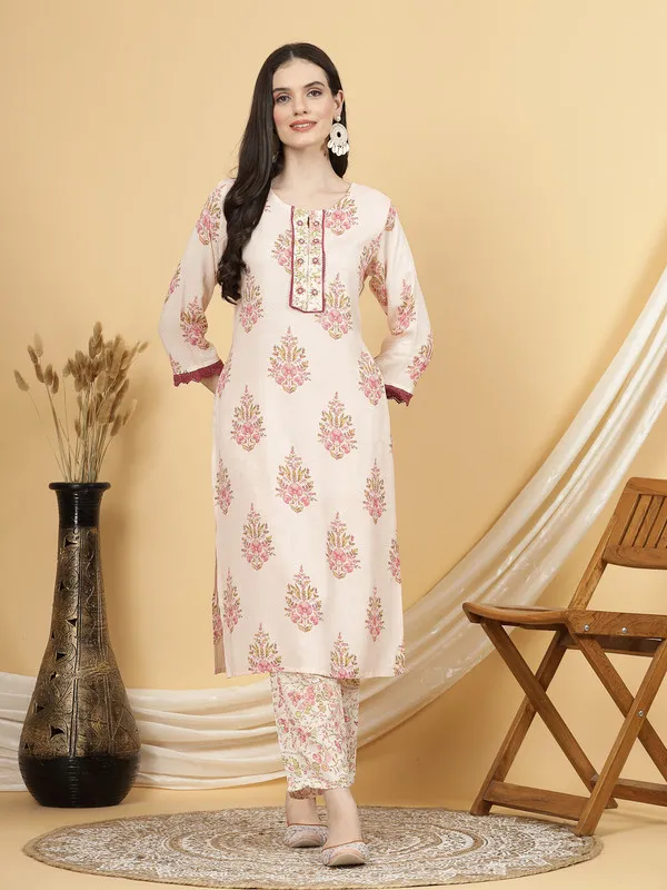Embroidered_Kurti,_Pant_&_Dupatta_Set_for_Special_Occasions
