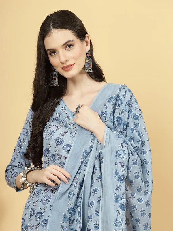 Ethnic_Chic_Kurti,_Pant_&_Dupatta_Set
