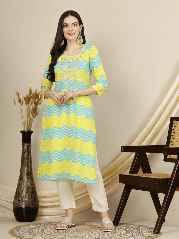 Chic_&_Stylish_Kurti,_Pant_&_Dupatta_Set