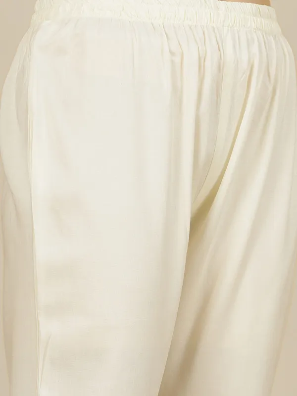 Chic_&_Stylish_Kurti,_Pant_&_Dupatta_Set