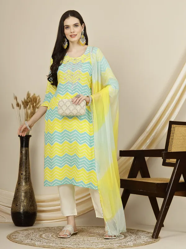 Chic_&_Stylish_Kurti,_Pant_&_Dupatta_Set