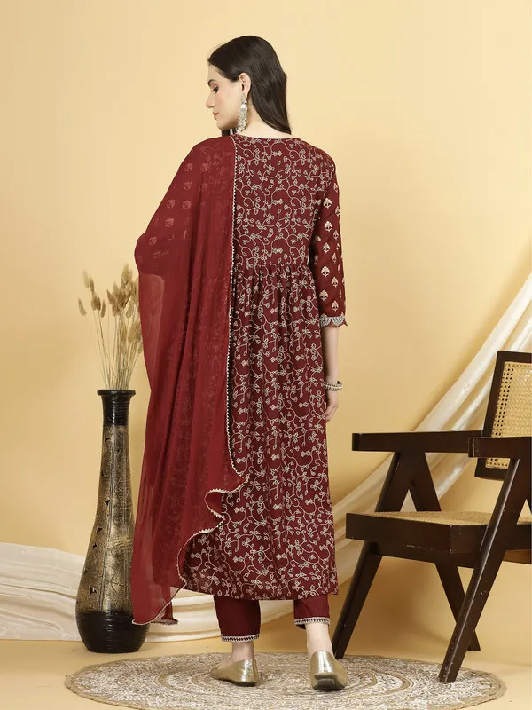 Comfortable_Kurti,_Pant_&_Dupatta_Set_for_Everyday_Wear