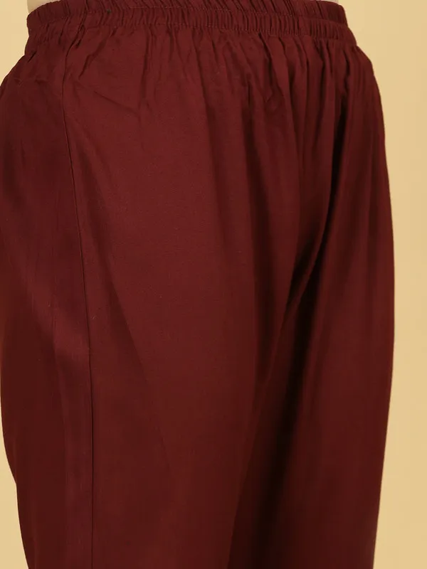 Comfortable_Kurti,_Pant_&_Dupatta_Set_for_Everyday_Wear