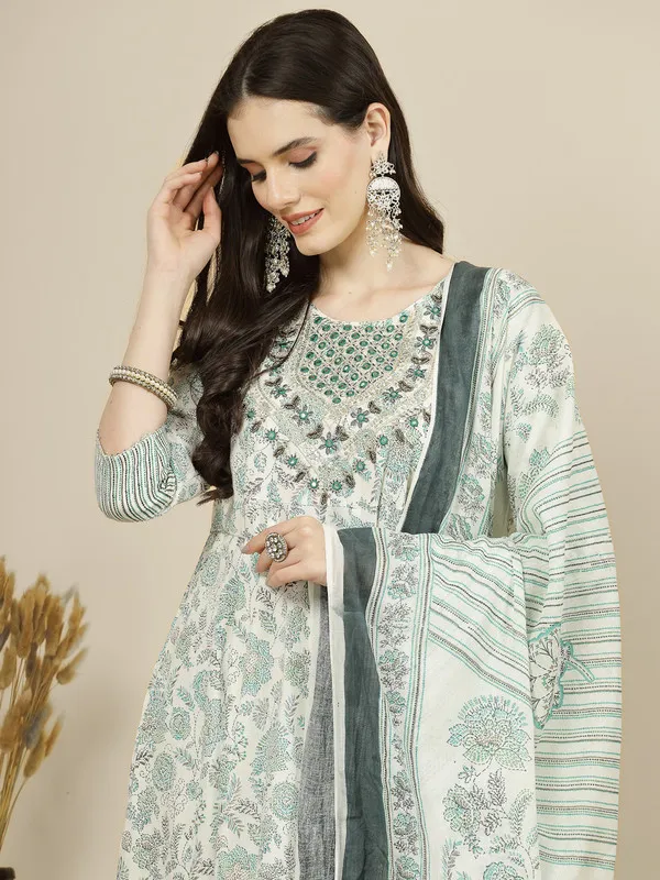 Contemporary_Kurti,_Pant_&_Dupatta_Set
